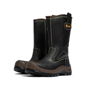 Par de bota soldador dieléctrica composite en perspectiva con puntera reforzada y caña alta