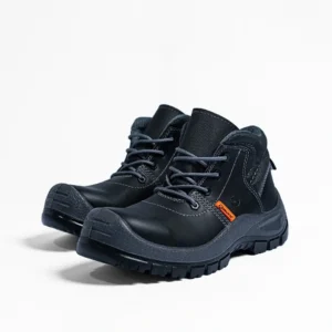 Par de calzado seguridad Trooper dieléctrico en perspectiva con diseño robusto y suela antideslizante