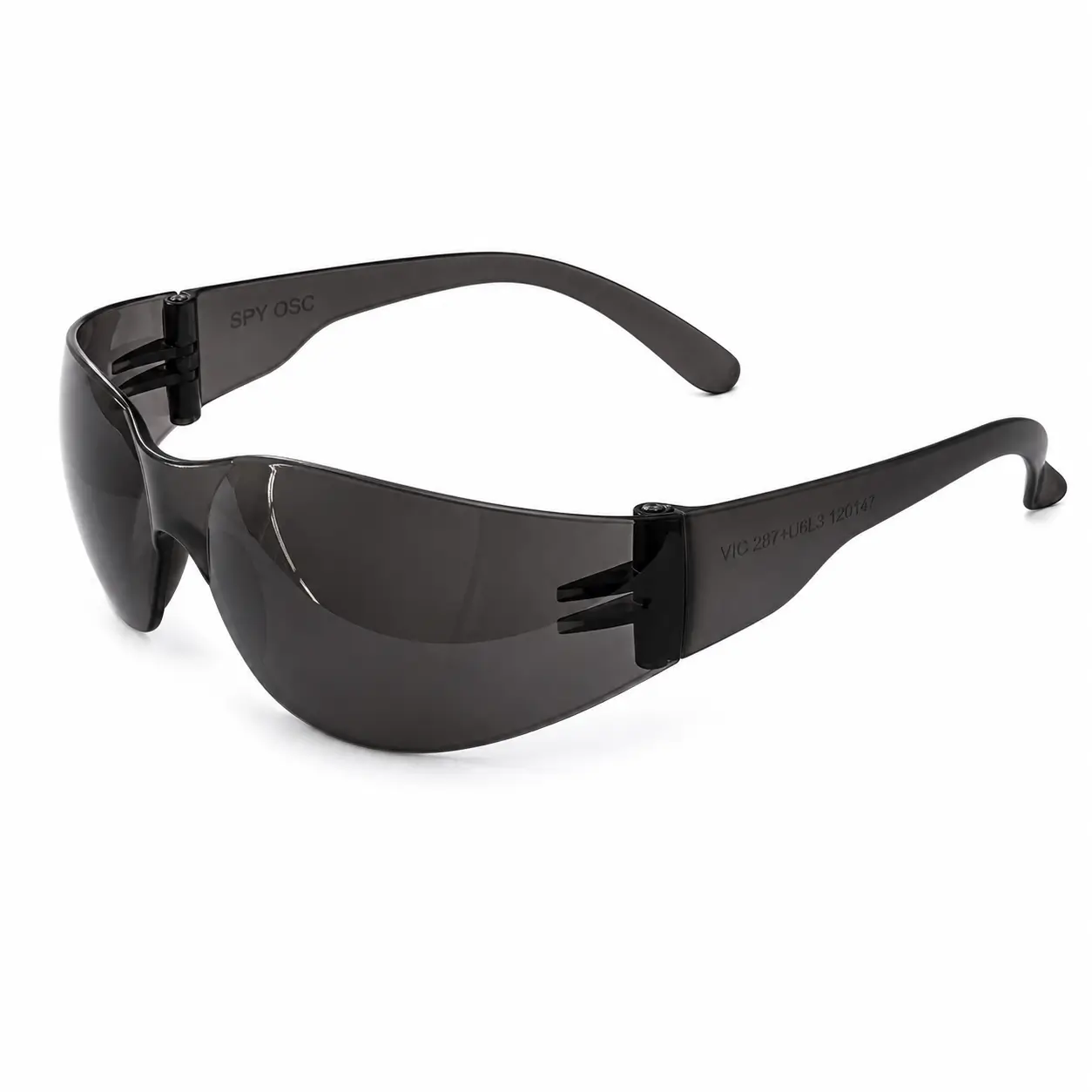 Gafa seguridad lente humo Steelpro tipo envolvente sobre fondo blanco para protección visual industrial