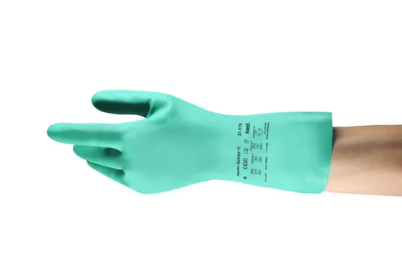 Guantes químicos en nitrilo AlphaTec Solvex 37-175 en vista lateral sobre mano