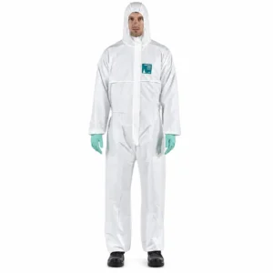 Vista frontal del traje protección química industrial AlphaTec 1800 Modelo 111 con capucha