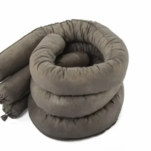 Cordones absorbentes para derrames CODECAM para contención de aceites, agua y líquidos químicos en áreas industriales.