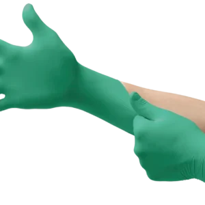 Guantes nitrilo químicos desechables Ansell TouchNTuff 92-600 mostrando ajuste y elasticidad.