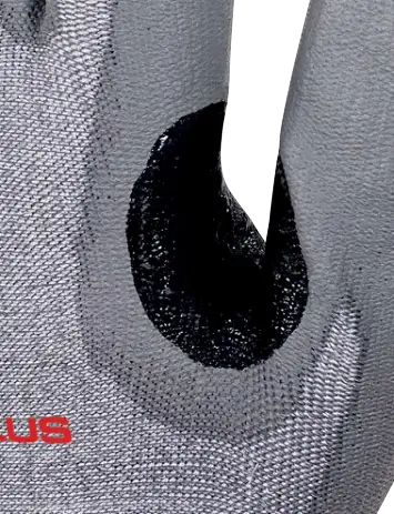 Detalle del refuerzo entre pulgar e índice de los guantes anticorte nivel C Delta Plus VENICUT C02